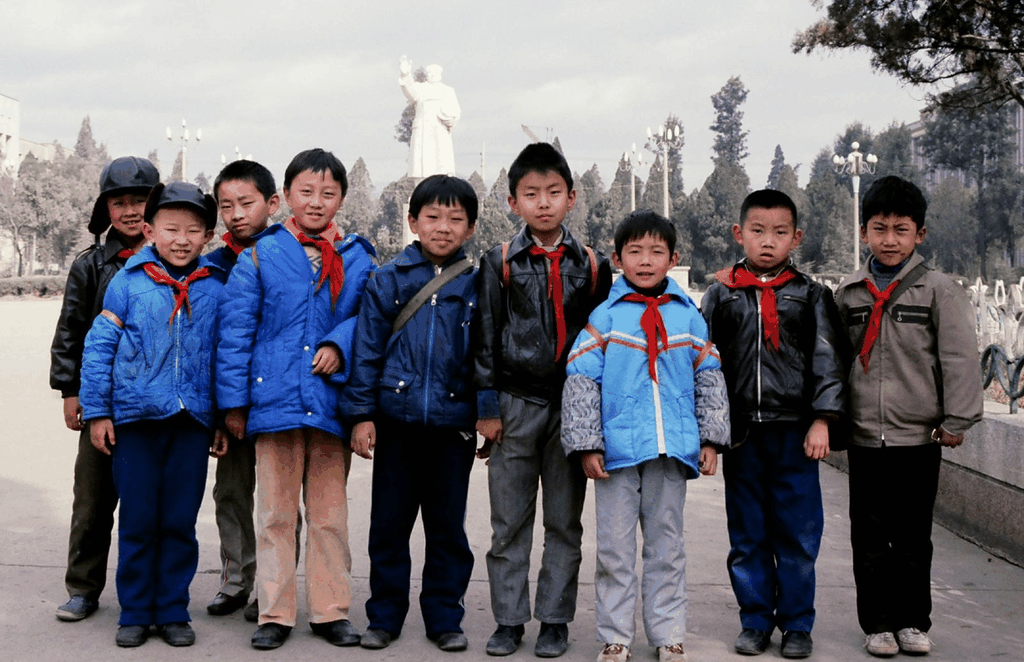 九零年代初的少先队员合影