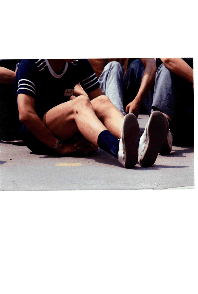 操场边的休息时光