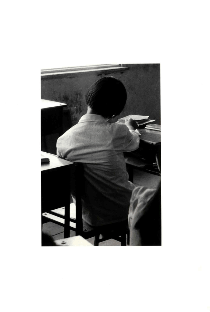 窗前的少年，时光里的白衬衫