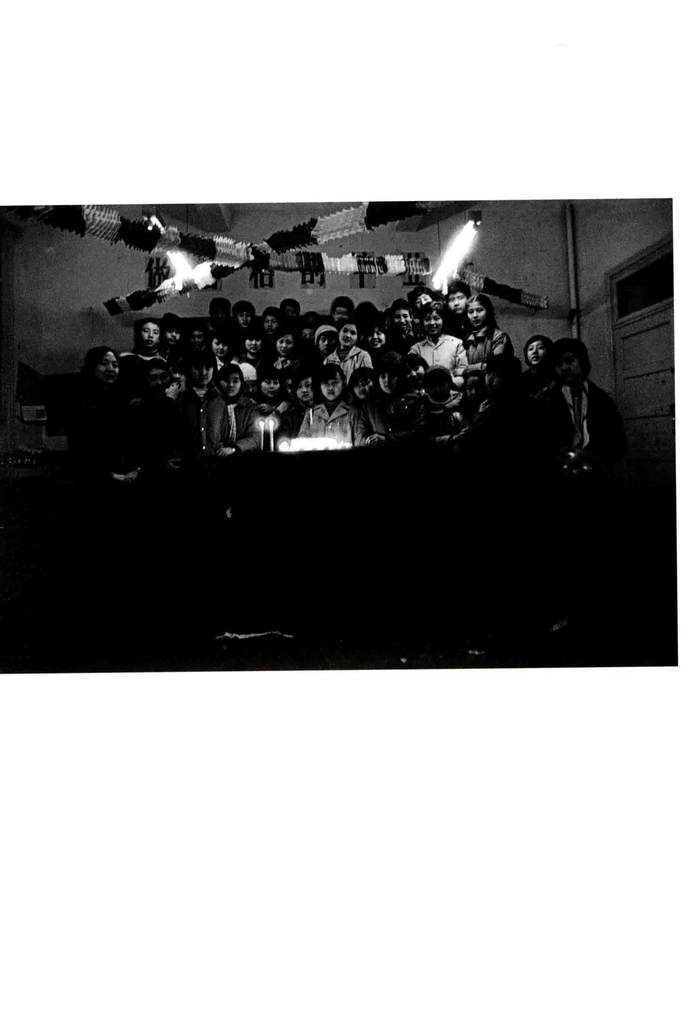 烛光里的青春群像