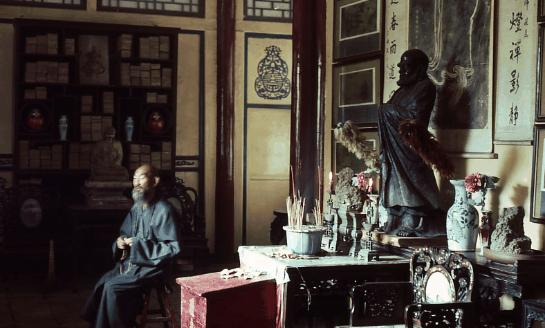 光影中的静谧空间